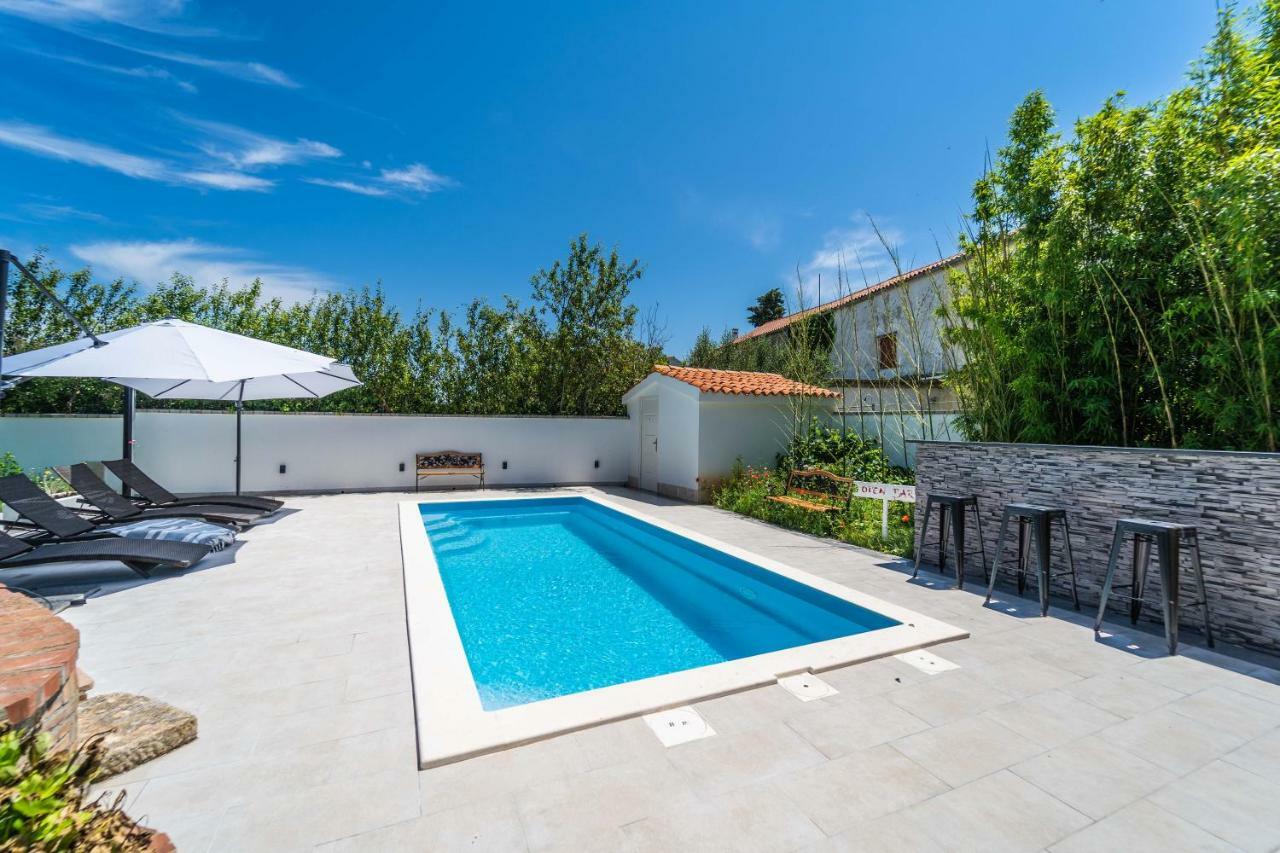 Veliki Vareški Holiday Home Carla And Dajana מראה חיצוני תמונה